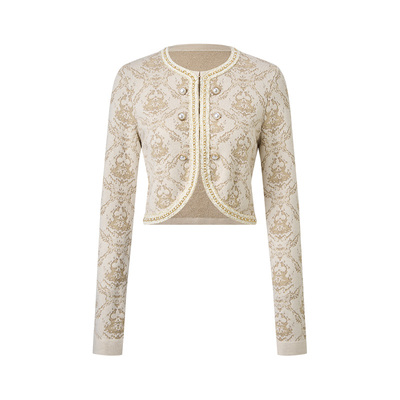 领口花边织带装饰与精致扣饰