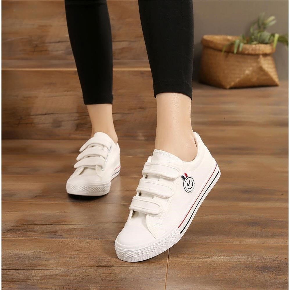 高帮学生帆布鞋女韩版卡通手绘休闲小白鞋百搭2018新款布哆啦A梦在类目 女鞋, 低帮鞋中 - 来自Buy2taobao.com提供专业的淘宝代购服务