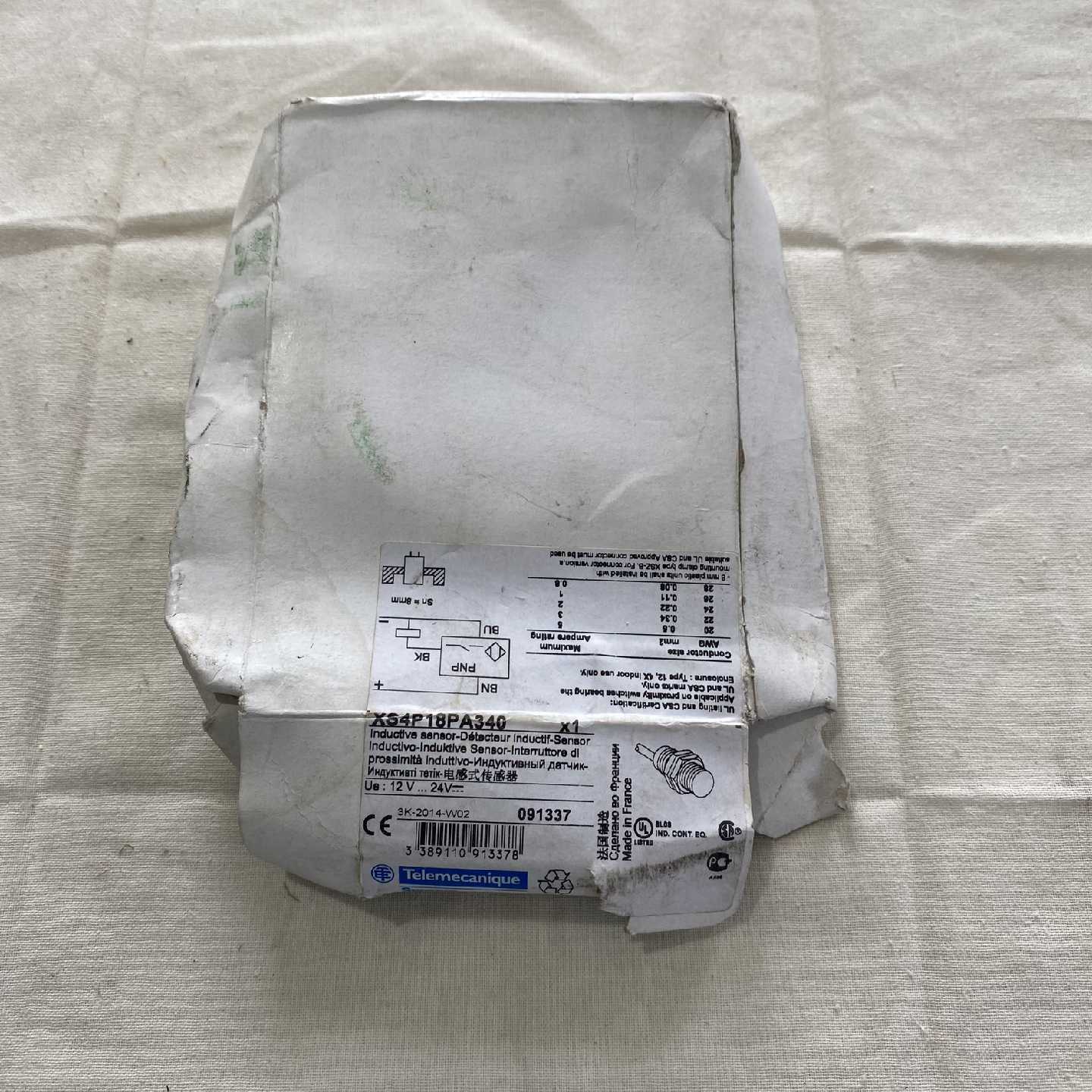 议价施耐德电感式传感器XS4P18PA340电感式传感器接近开关