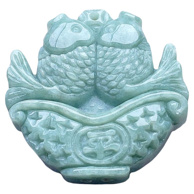 天然翡翠双鱼刻平安车挂件豆绿