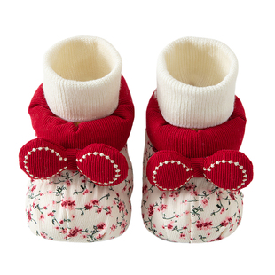 婧麒婴儿袜鞋秋冬季加绒保暖软底不掉鞋碎花蝴蝶结宝宝防滑步前鞋