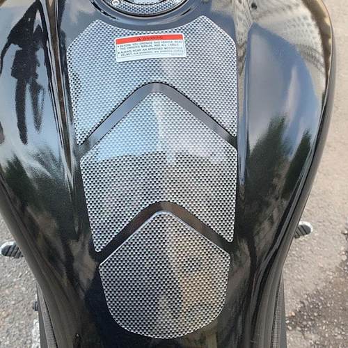 适用贝纳利502c摩托车油箱防刮贴鱼骨侧边贴防水个性软胶碳纤色花