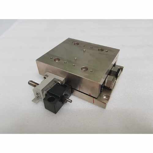MOTORIZED LINEAR STAGE 100mm X 100mm X 45mm