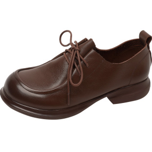 2025年新款时尚软底软面潮流女皮鞋品牌大码女鞋41一43真皮单鞋