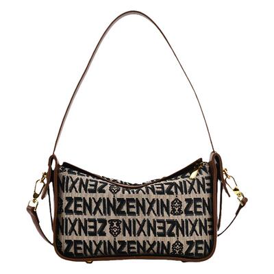 百搭时尚字母宽边腋下包