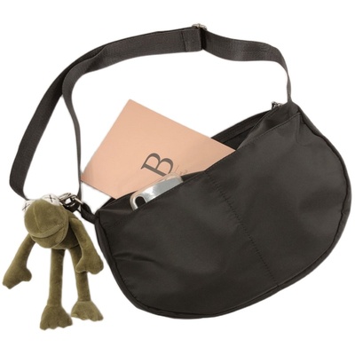 日韩风尼龙布百搭单肩包