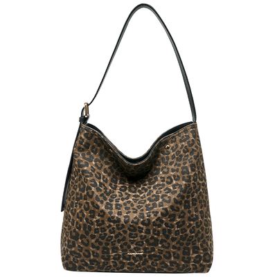 奥康百搭大容量通勤水桶包