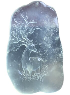岫玉梅花鹿吊坠翡翠色冰种通透