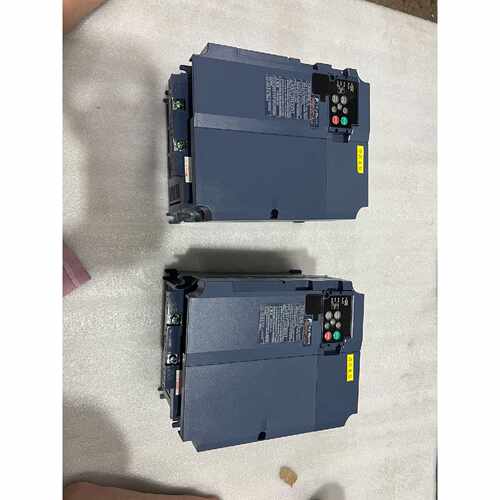 溢价-E2S变频器7.5KWFRN0022E2S4C实物