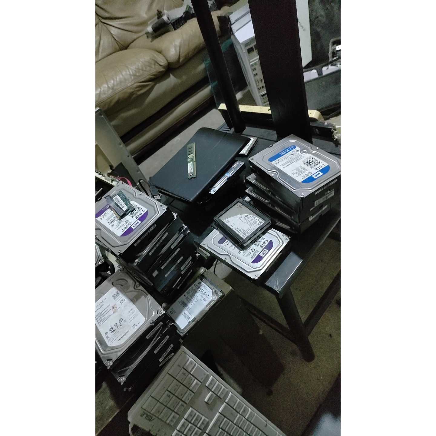 【议价-可维修】40个1t的硬盘，有需要的带走 /二手均有货