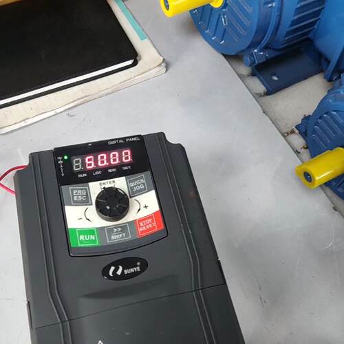 询价-日业变频器4KW，CM530-A04T4R0G/5R5PB，