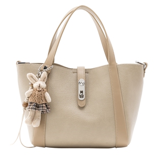 奥康女包2026新品都市简约风手提包百搭通勤斜挎包兔子挂件装饰