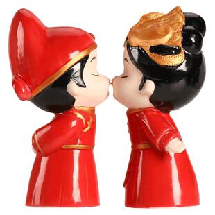 情人节结婚礼物创意新婚庆情侣娃娃摆件送老婆闺蜜婚房客厅装饰品