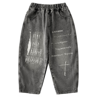 男童牛仔裤秋款2026新款阔腿宽松春秋款时髦帅气休闲字母涂鸦长裤