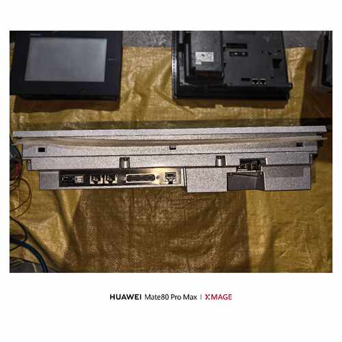 议价处理富士触摸屏两台，型号：UG630H-XH1，实物成色如图