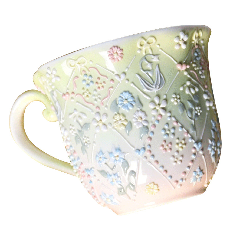 手绘立体釉花卉满工陶瓷品茗杯
