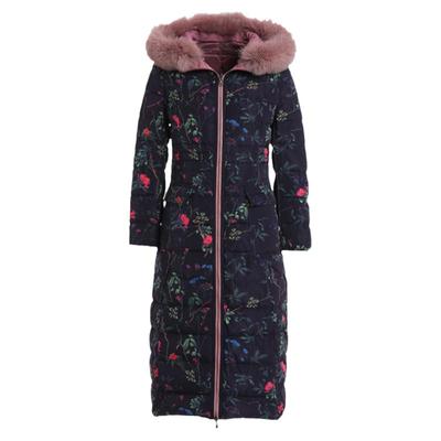 乔万尼穿白修身收腰连帽羽绒服