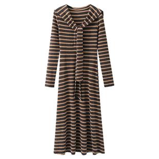 夕蒙2025新款冬季韩系气质设计感小众小个子条纹黄咖色V领连衣裙