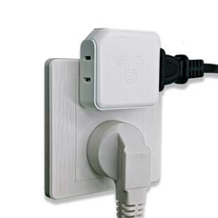 酒店超薄缝隙插座旋转插头一分三转换器电视柜靠墙家用电源多功能