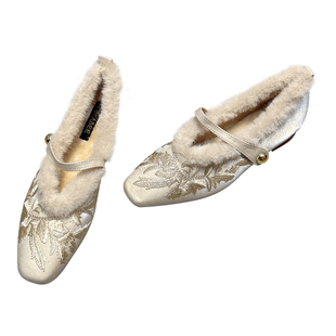 民族风复古方头粗跟马面裙鞋加绒秋冬软底一字扣刺绣豆豆棉鞋单鞋