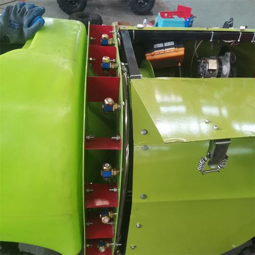 新款四驱园林喷雾器 自走式风送喷药机 柴油12马力农用遥控打药机