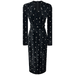 黑色波点丝绒修身连衣裙冬季新款气质加厚V领绑带收腰显瘦包臀裙