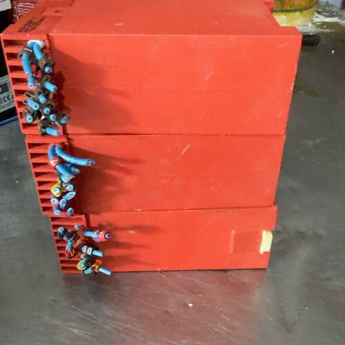 议价AB罗克韦尔安全继电器440R-C23017，型号B，24V