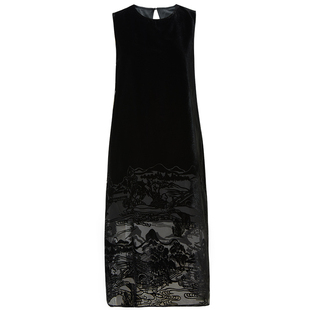 QS秸熙2026春秋新款气质光泽感丝绒背心连衣裙轻国风显瘦小黑裙子