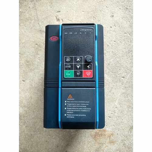 议价平方变频器PF8004T0055G0075P5.57维修