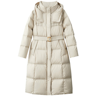 Amii温暖轻盈连帽配腰带鸭绒泡芙羽绒服女2025冬新款长款保暖外套