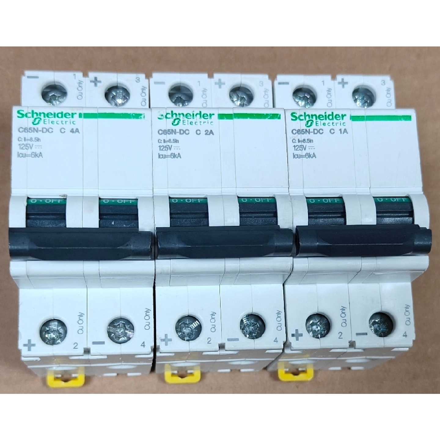 〔议价-可维修〕施耐德直流断路器C65N-DC 2P