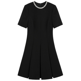 bebe2025秋季新款女士气质通勤风圆领褶皱裙摆梭织小黑裙350011