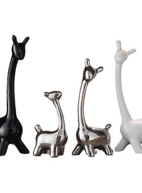 一家四口客厅小鹿轻奢摆件