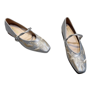 新中式刺绣玛丽珍鞋女2026春款一字扣带方头浅口粗跟百搭银色单鞋