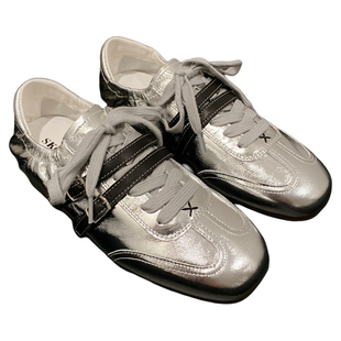 银色复古风德训鞋女2026年新款真皮系带休闲鞋时尚百搭舒适跑步鞋