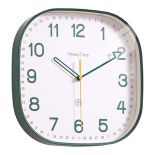 儿童挂钟客厅静音钟表卧室挂墙高级家用挂表2025方形时钟轻奢新款