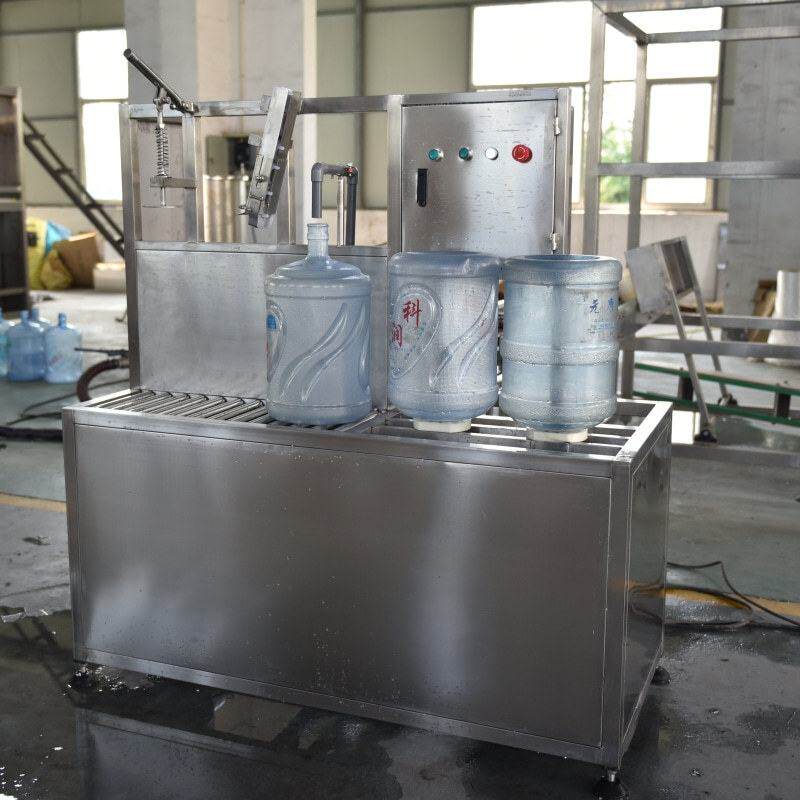小型液体灌装机生产线桶装水清洗灌装上盖一体简易便宜灌装设备