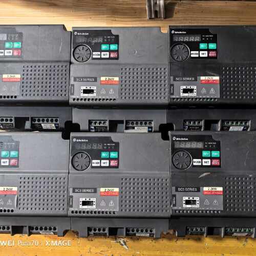 询士林变频器SC30432.2K2.2KW成色如图