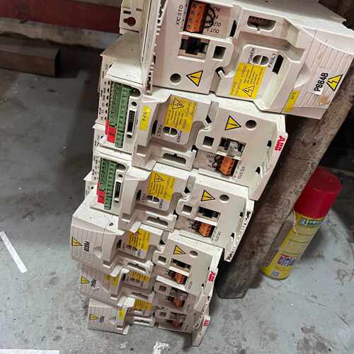 询ABB 变频器ACS355-03E-01A2-4测试好0.3