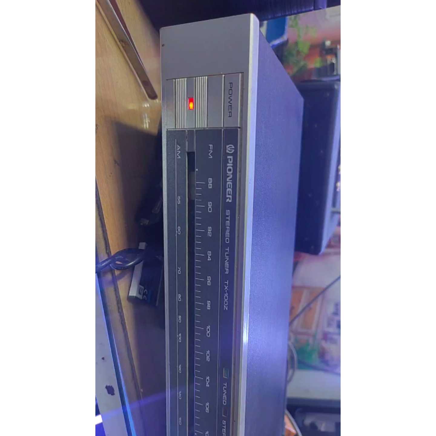 议价先锋收音头tx100z收回来的成色如图可以通电不可维修