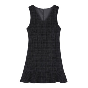 大于诗集法式小香风V领宽松鱼尾裙女内搭打底荷叶边a字连衣裙秋冬