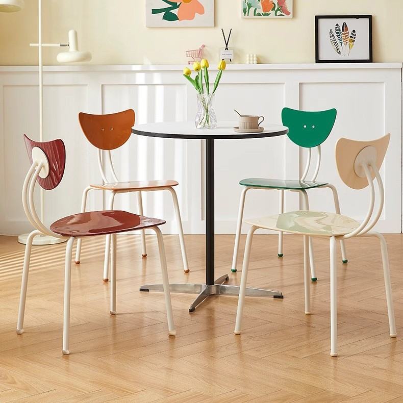 北欧简约塑料椅子家用餐椅红艺铁凳休闲创意靠背网成人设计师叠放