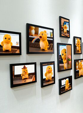 搞笑表情Ai奶龙海报制作成相框组合挂在儿童房墙上装饰照片墙2026