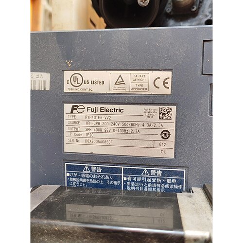 议价富士电器RY401F5VV2变频器GYB401D6维修
