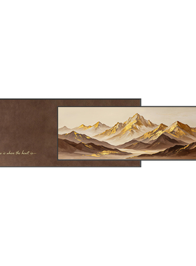 轻奢客厅背靠金山叠加装饰画