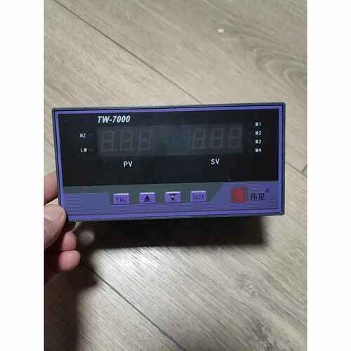 溢价-TW7000供水控制器1块