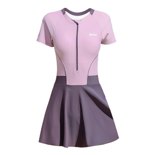 特步中老年泳衣女款2026年新款保守显瘦连体遮肚妈妈度假海边泳装