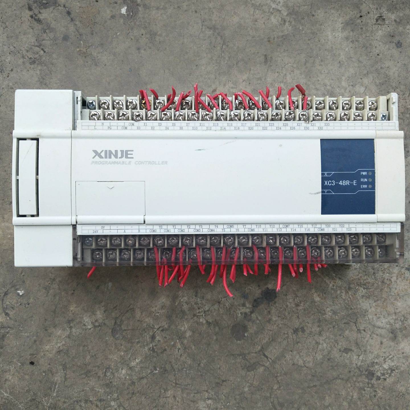 议价信捷XC3-48R-E安装脚有个断了细节见图7
