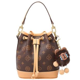 奥康水桶包2026新款斜挎包高级手提包女款大容量单肩包情人节礼物