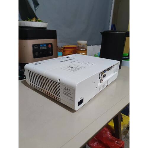 议价PT-UX336C XGA投影仪，功能正常，成色如图，有